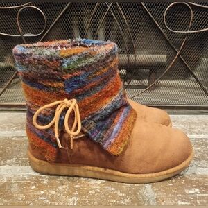 SO - Cozy Rainbow Felt Chestnut Booties